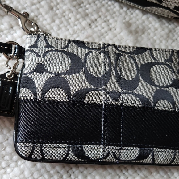 NWT Black/gray COACH wristlet. PERFECT! 6 inch wide. - Picture 3 of 5